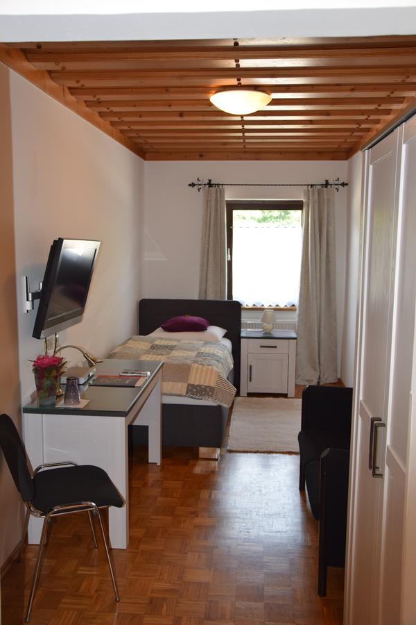 Landgasthof Steinmuehl Hofbauer Fruehstueckspension Und Campingplatz Waidhofen an der Ybbs Esterno foto
